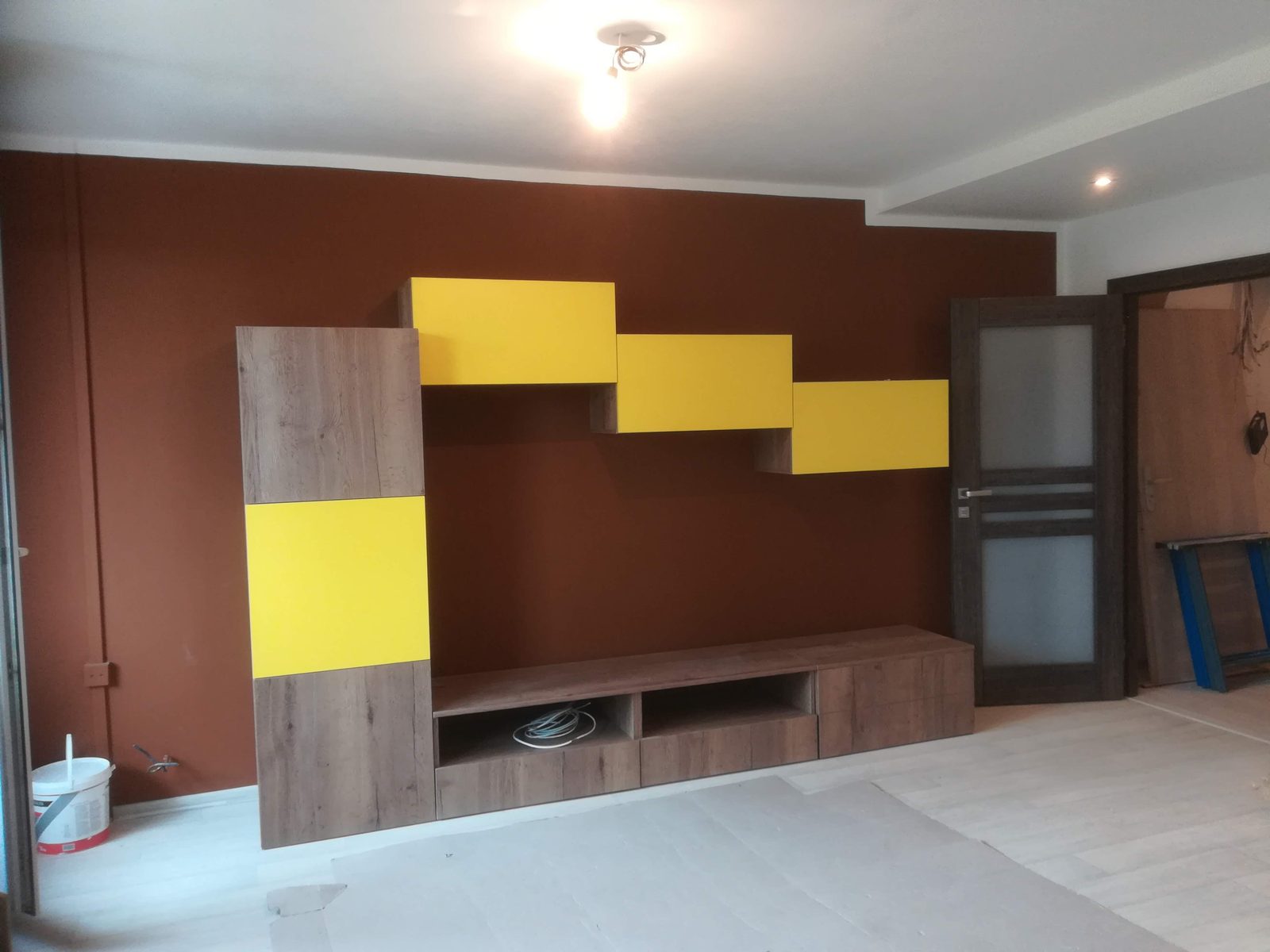 Sestava do obývacího pokoje (laminované desky)